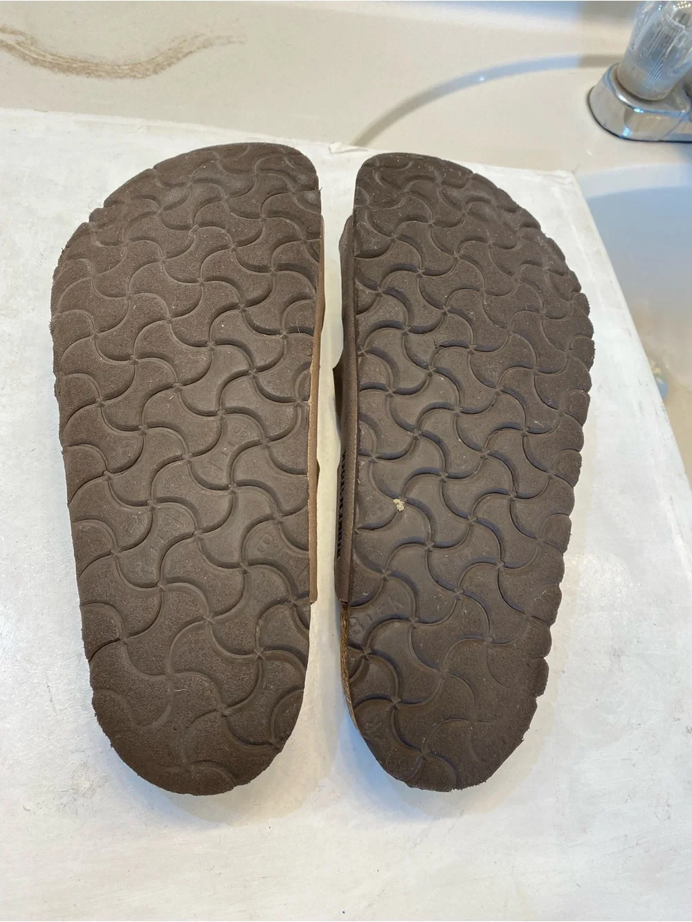 Birkenstock Florida Sandal Size 37, Ladies Size 6 US Men’s Size 4 good condition